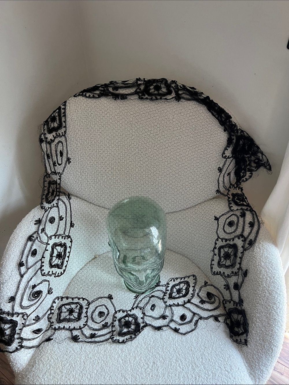 Vintage Black Lace Veil Scarf - Elegant Women's Lace Wrap - Picture 4 of 4